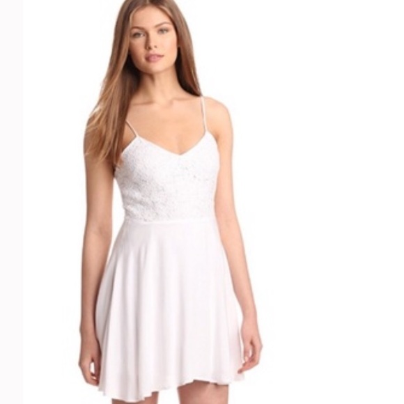 🔥White Dress🔥 - Picture 6 of 6